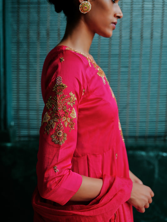 GULAABI SAAZ KURTA SET