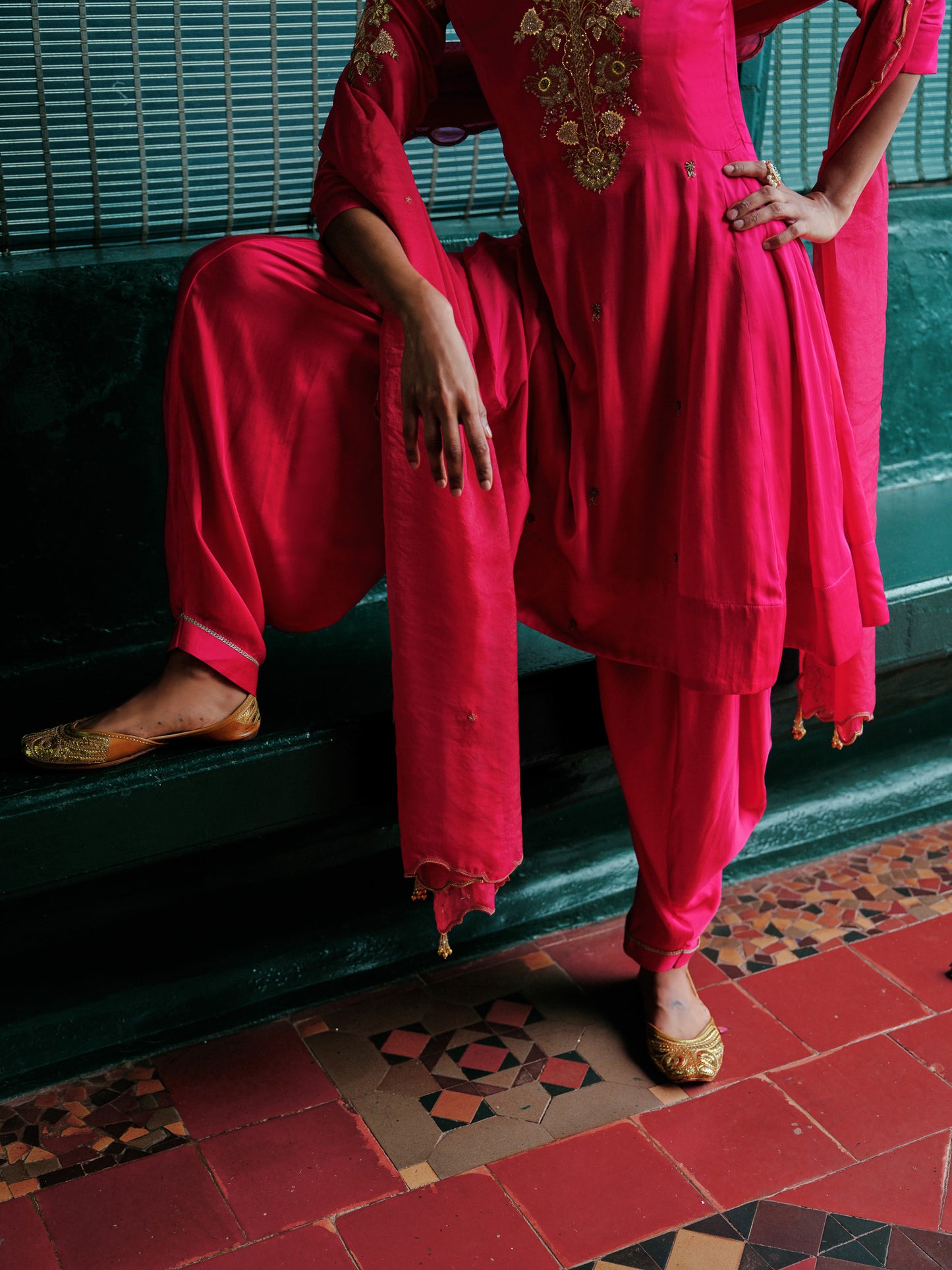 GULAABI SAAZ KURTA SET