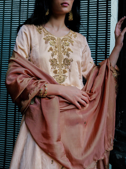 GULABI NAZAAKAT KURTA SET