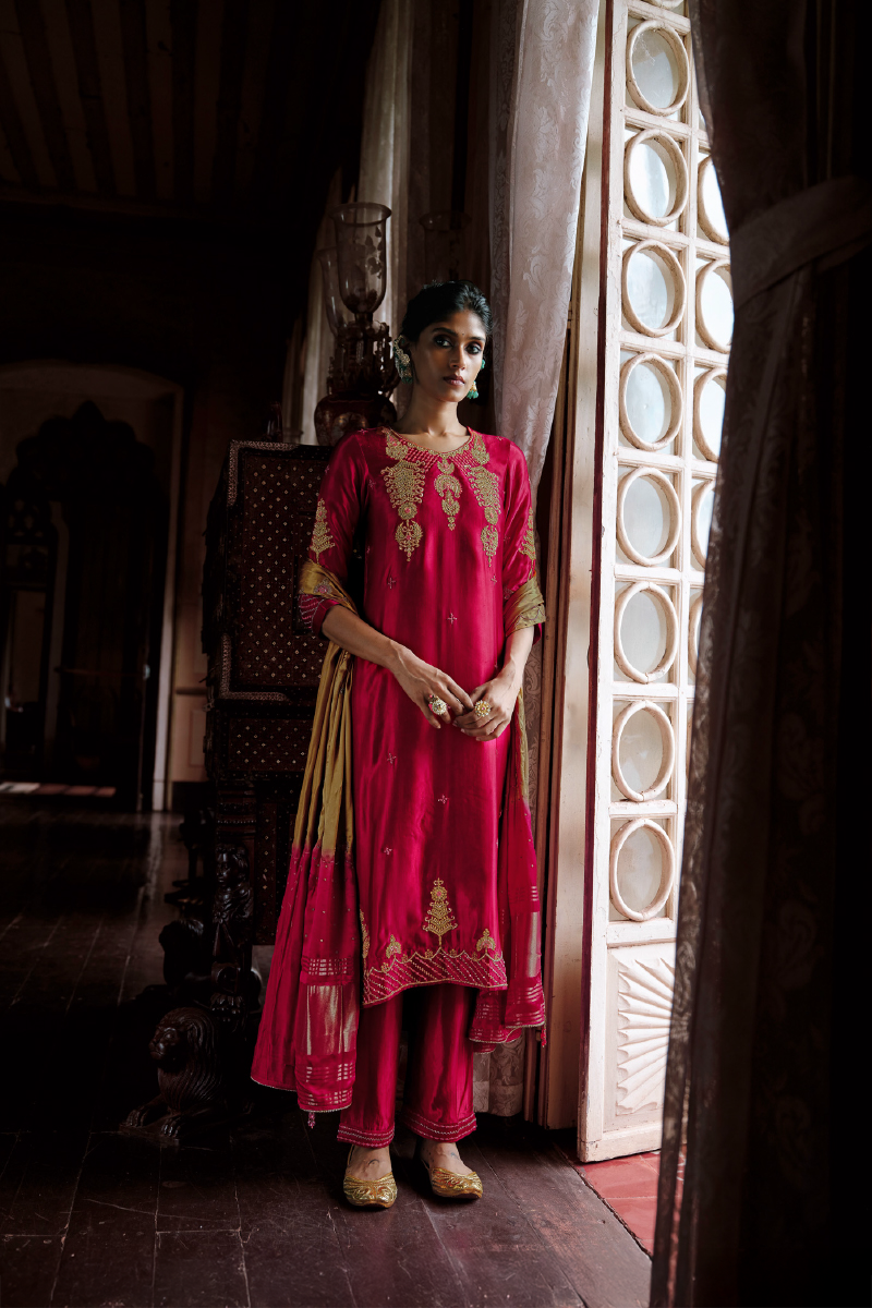 GULQAND ZARI KURTA SET